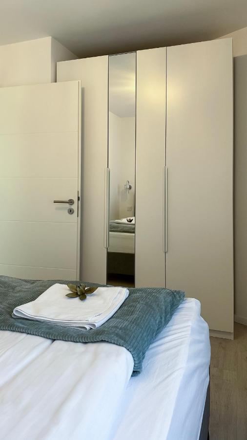 Linden Apartman 001 - Adults Only Mosonmagyaróvár Buitenkant foto